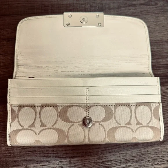 Coach Leather Shoulder Bag and wallet - Picture 3 of 16